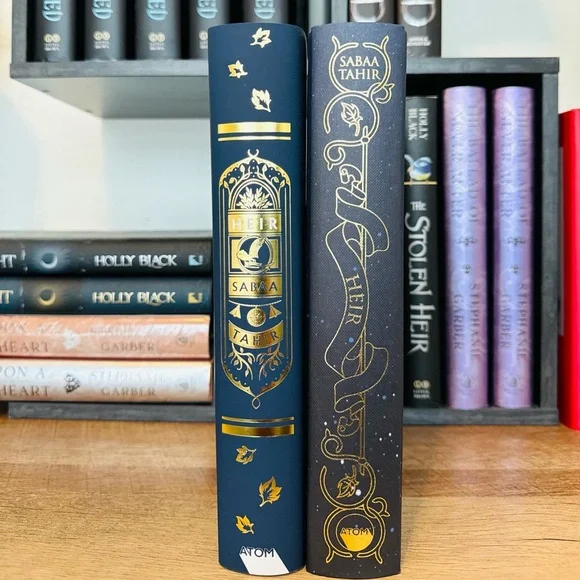 Fairyloot Exclusive Edition HEIR by Sabba Tahir - Picture 7 of 14